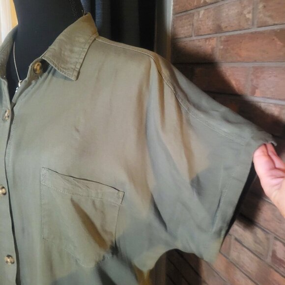 J for Justify Women's Olive Short Sleeve Button-Up Blouse - Size L - Picture 4 of 9